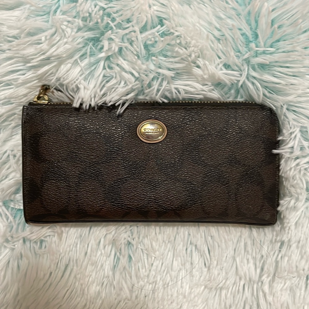 coach long wallet